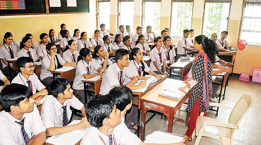 ગુજરાત સરકારે વાલીઓને આપી મોટી રાહત, જાણો તમામ શિક્ષણ બોર્ડની શાળાઓની ફીમાં કેટલા ટકા કર્યો ઘટાડો
